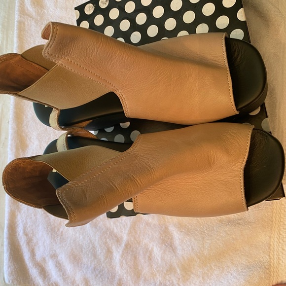 New with box! Leather platform shoe! Made in Italy! - Picture 4 of 6